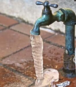 thaw-frozen-pipes